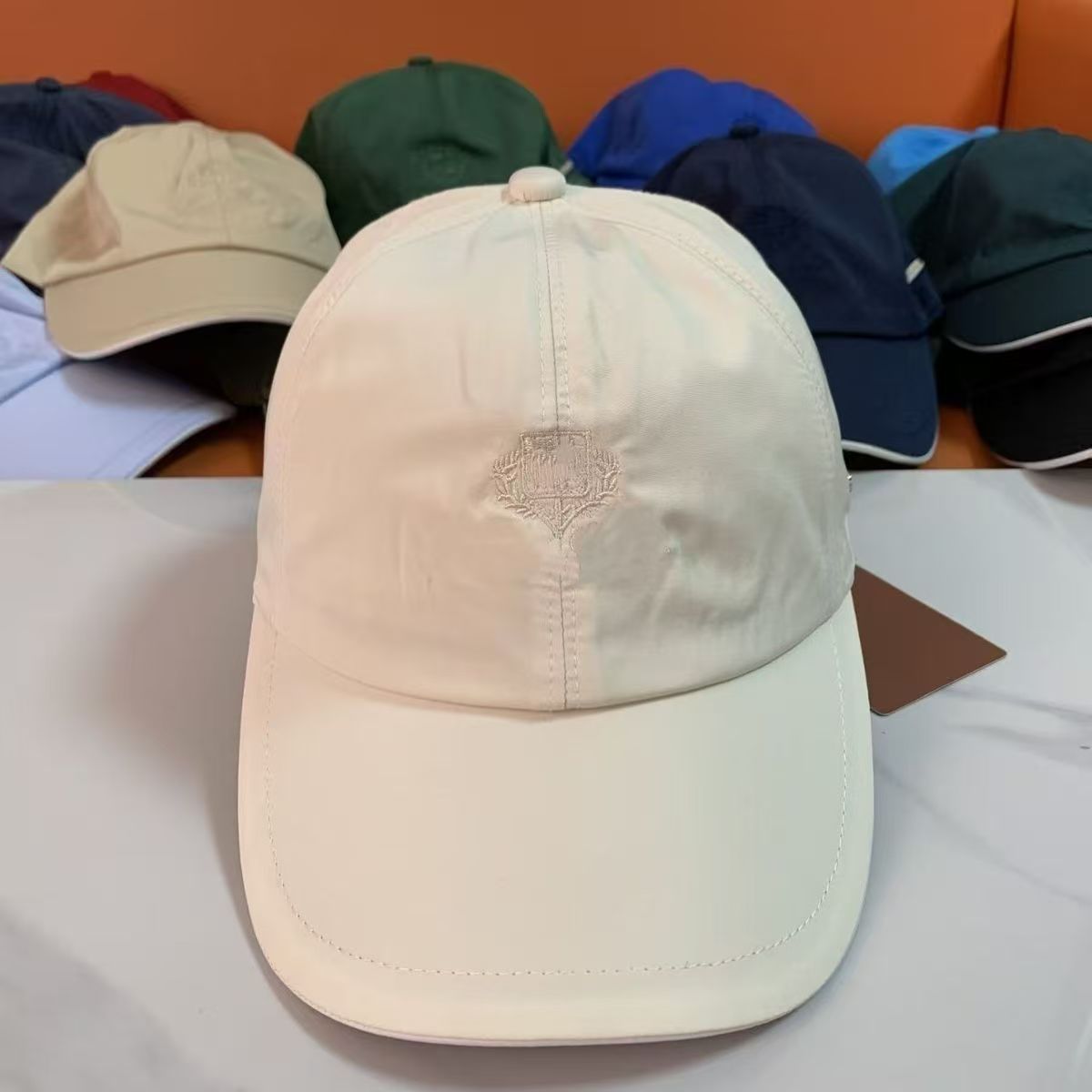 高品質ソリッドカラー野球帽男性女性ファッションオールマッチサ - Baseball Cap Structured のレビューと価格
